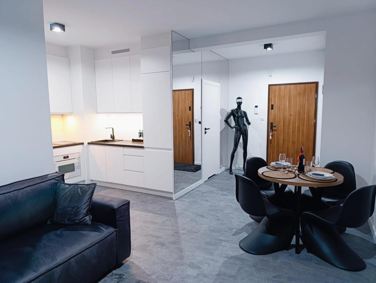 Apartament Sztuk Pieknych 10 Piła Buitenkant foto